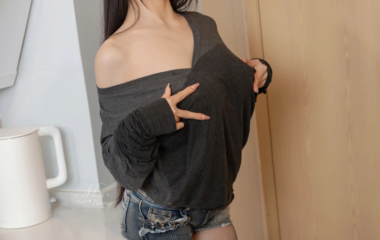 咬一口兔娘Yiko湿润兔_25年10月订阅作品_水管工传说_抢先版_106P_347MB tg@simisebaisi 【丝足阁】024.webp